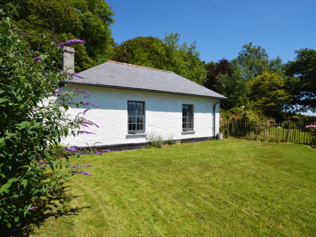 Holiday Home Jerky Saltash Exterior photo