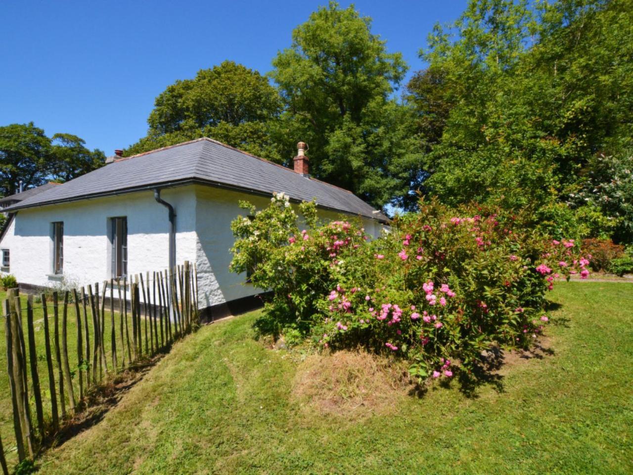 Holiday Home Jerky Saltash Exterior photo